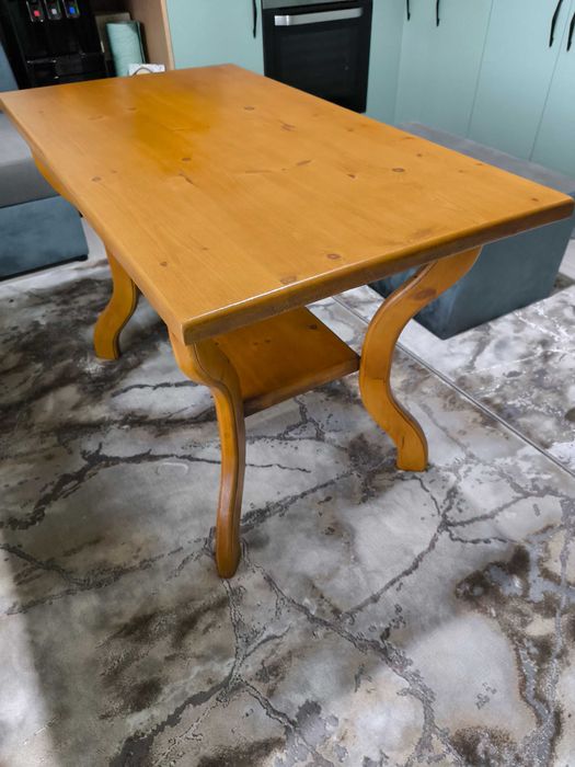 Трапезна и холна маса