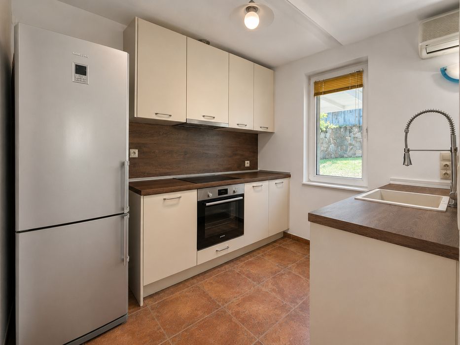Дава се под наем Къща в Банкя - 200 кв.м за 2100 € - Снимка #7