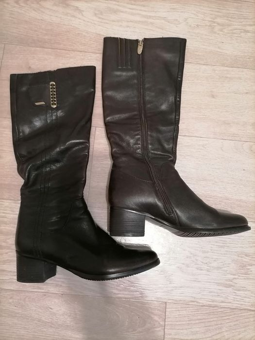 Продам зимние кожаные сапоги