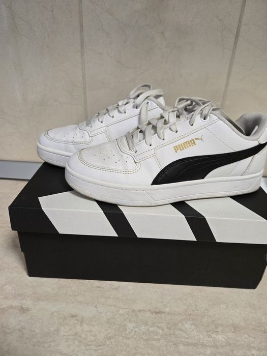 Vând adidași în stare foarte bună