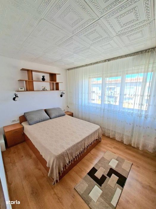 Apartament semidecomandat,Craiovița Nouă,centrală proprie,mobilat
