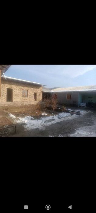 Срочно!!!Ховли сотилади. 6 сотих, куча кисмида 4 сотих ер майдони бор,