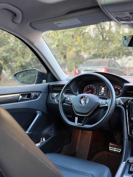 Sotuvda Volkswagen Passat 2.0  R-Line avtomashinamiz