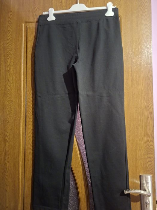 Vând Pantaloni de Trening Damă Nike Originali Italia Mărimea L
