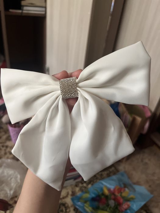 Заколка для волос нарядная