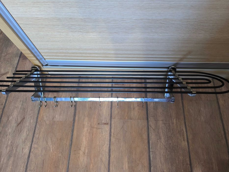 Закачалкa за стена