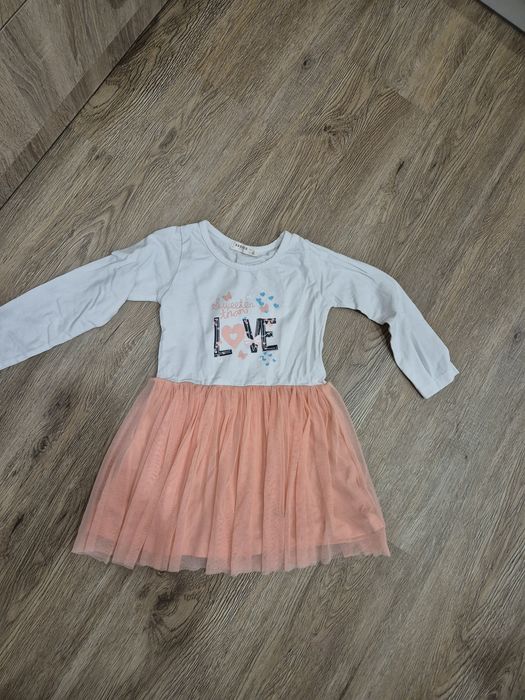 Детски рокли  размер 104 много запазени