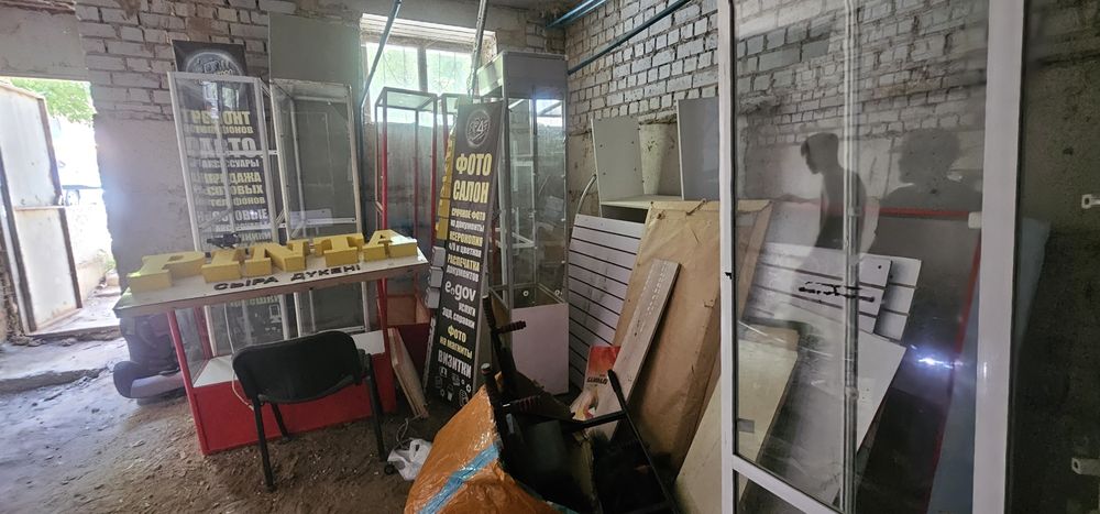 Ветрины полки компютерный стол