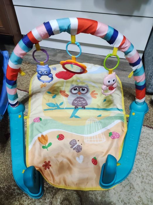 Шезлонг и развивающий коврик