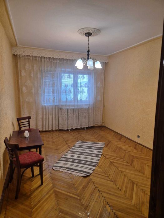 vand apartament 3 camere