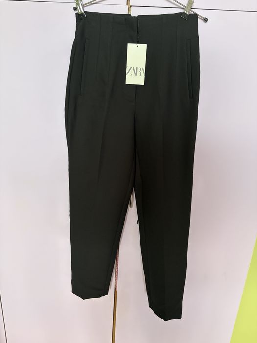 Класически черен панталон ZARA