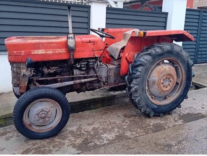 Tractor Massey Ferguson