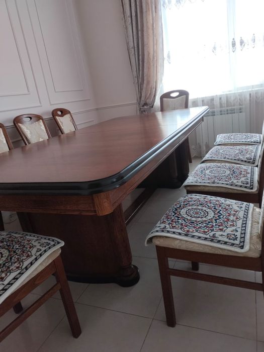 Продам стол со стульями. Натуральный шпон дерева