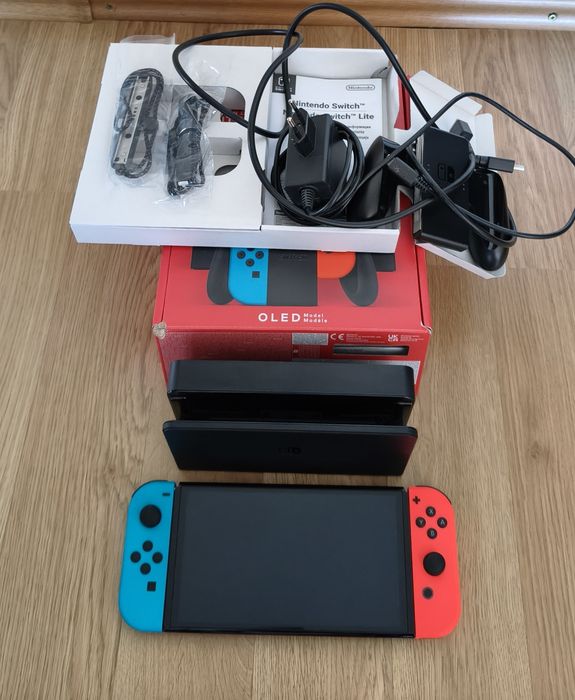 Consola Nintendo Switch OLED - garanție dec. 2026