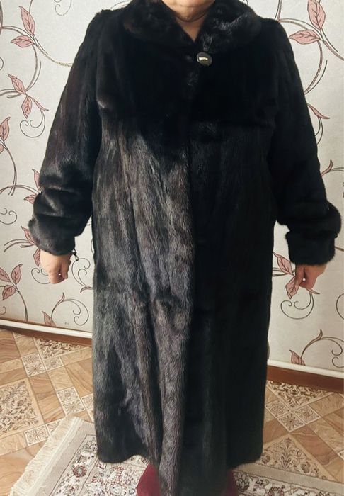 Продам норковую шубу