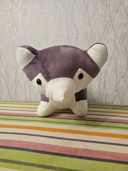 Плюшевый фиолетовый енотик