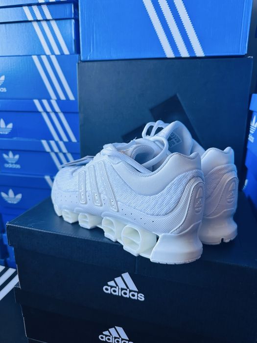 *Чисто Нови* Adidas Megaride *Footwear White & Grey One*