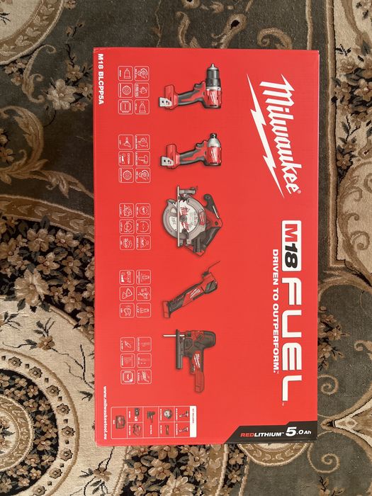 Set scule M18 Milwaukee pentru insurubat si taiat