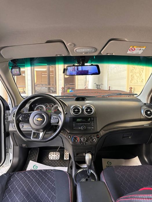 Nexia 3 srochno sotiladi