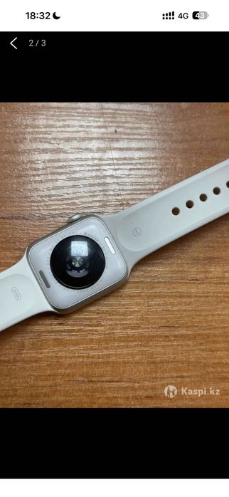 Продам Apple Watch se2
