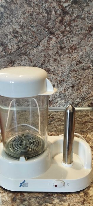 Уред за приготвяне на хот-дог.Малко използван