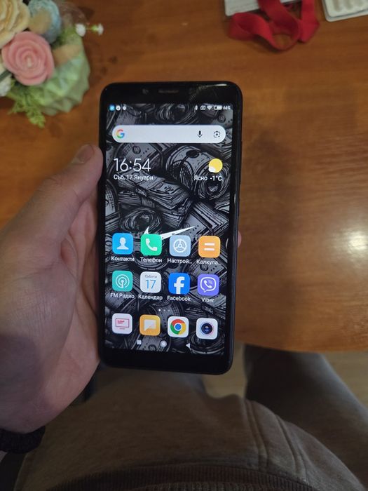 Продавам  телефон Xiaomi  redmi 6