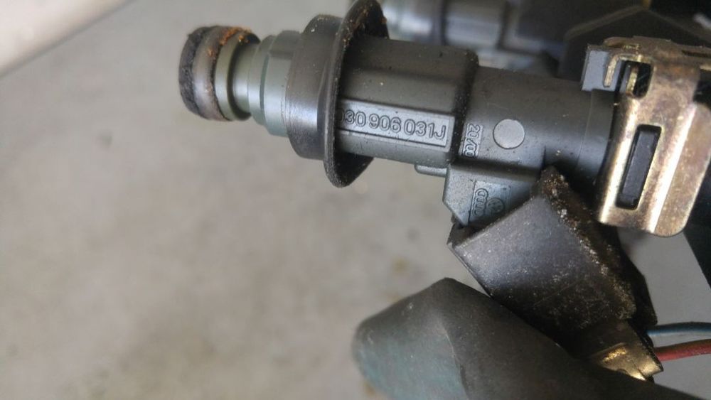 rampa cu injectoare 1.4 b aud seat ibiza cordoba arosa vw polo 6n lupo 030906031j 030133319aa