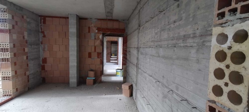 Продава се Двустаен апартамент в Варна, м-т Пчелина - 72 кв.м за 959 €/кв.м - Снимка #1