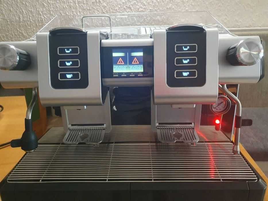 Нова професионална кафемашина