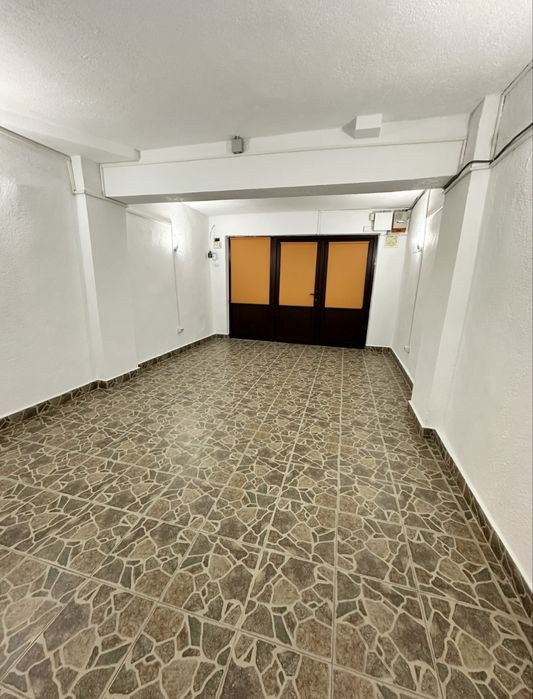 Inchiriez Sau Vand Garaj Cu Boxa, Baie 27 Mp Zona Ultracentrala
