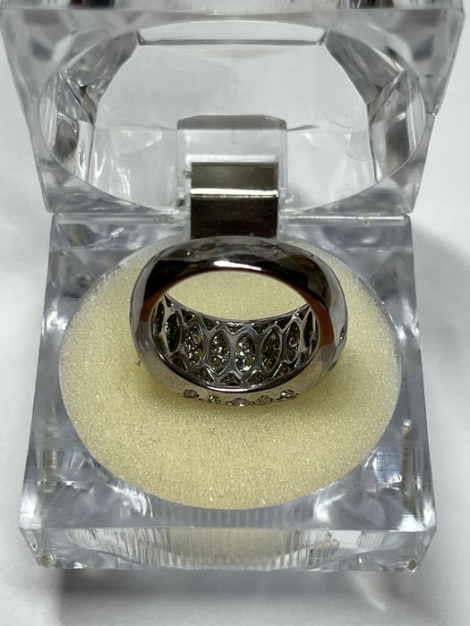 Золотое кольцо с бриллинтами