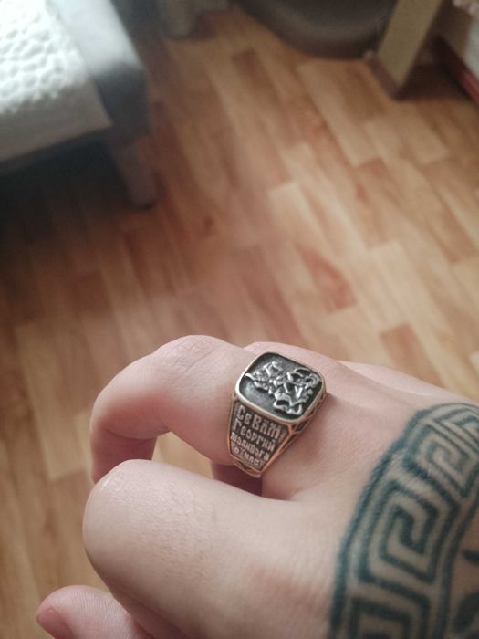 Продам кольцо серебряное