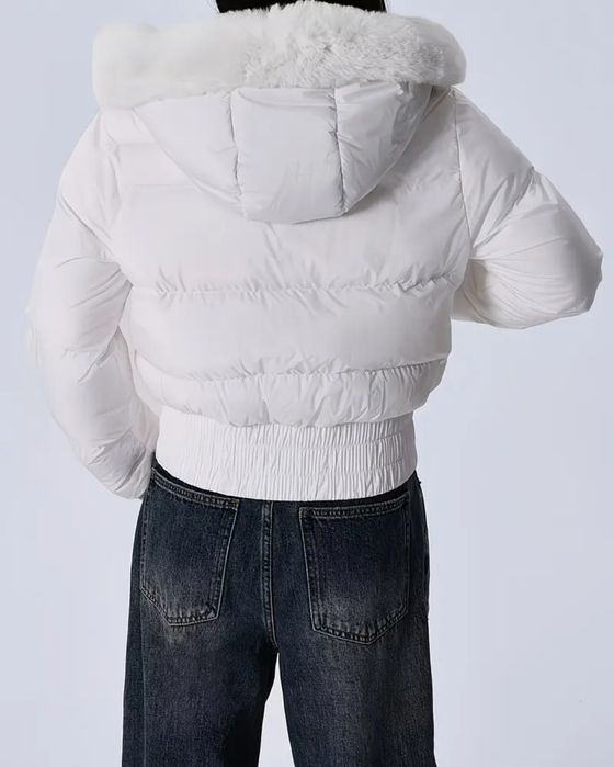 Дамско яке с качулка