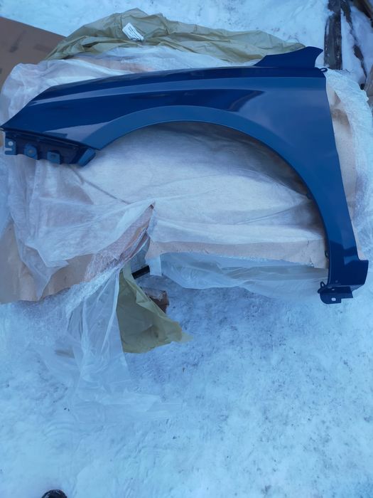 крылья в цвет лада веста оригинал