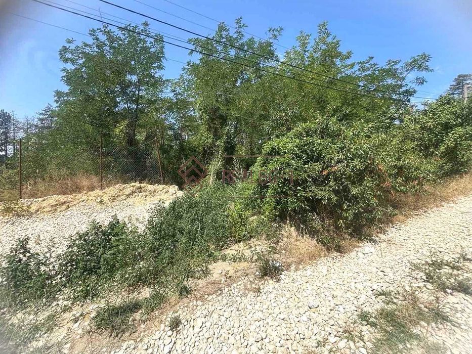 Парцел с потенциал! Отличен достъп, комуникации, гледка – ж.к. Изгрев