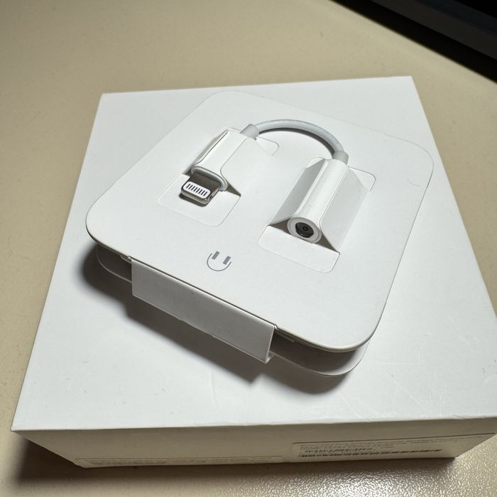 Наушники Apple EarPods Lightning