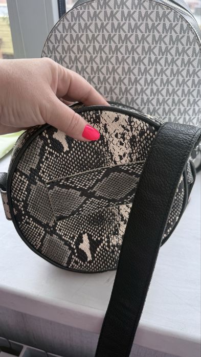 Продам рюкзак MK оригинал и сумки кожа
