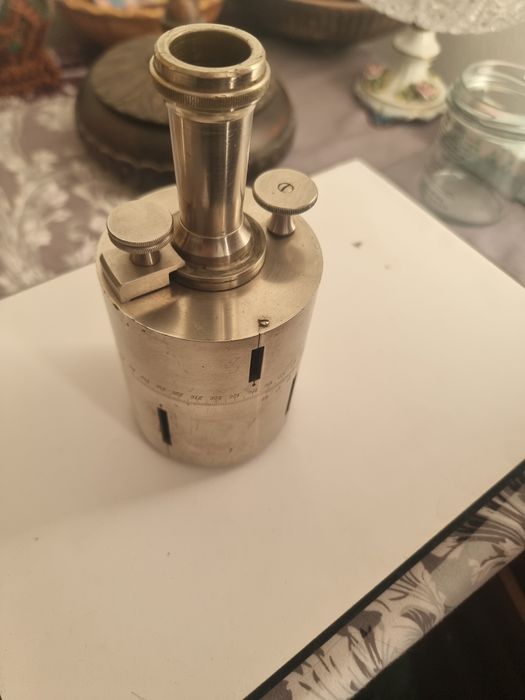 Microscop vechi – corp optic metalic