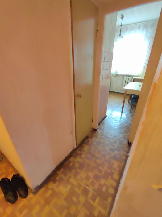 Продается  3-комн (5-18, 4 эт)