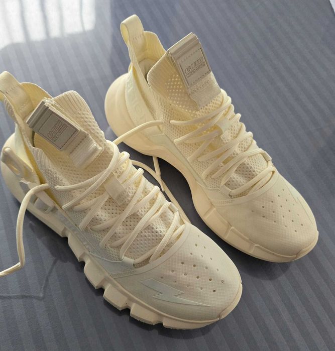 Adidasi Neil Barret / LI-NING,model Essence 2,3