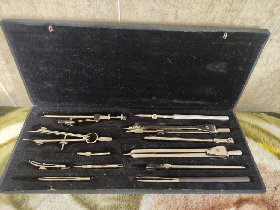 Готовальня (чертёжный набор) разные