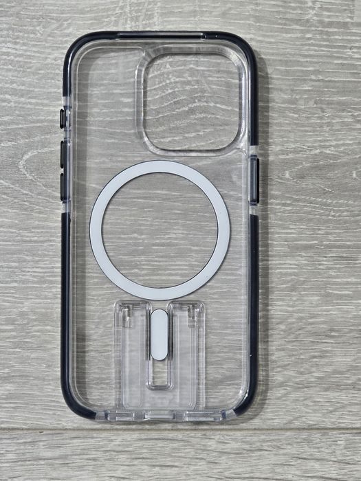 Husă Tech21 Evo Crystal Kick iPhone 15 Pro – MagSafe, Protecție 4,9 m