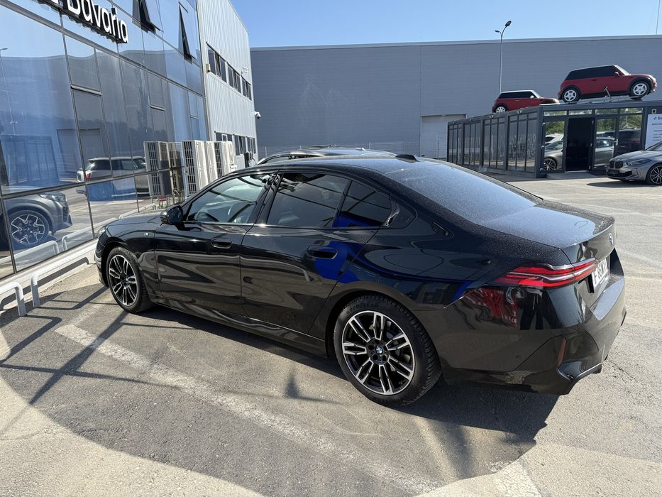 BMW 5 Series 2025 — imagine 4