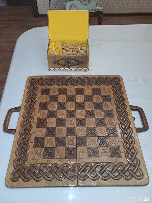 Продаётся нарды 3 в одном, нарды, шахматы и шашки