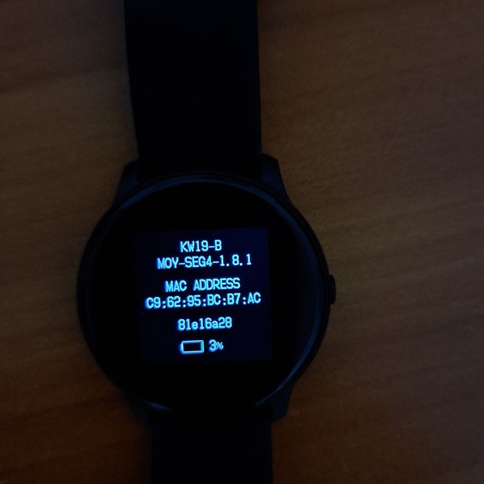 Ofer spre vânzare un Ceas