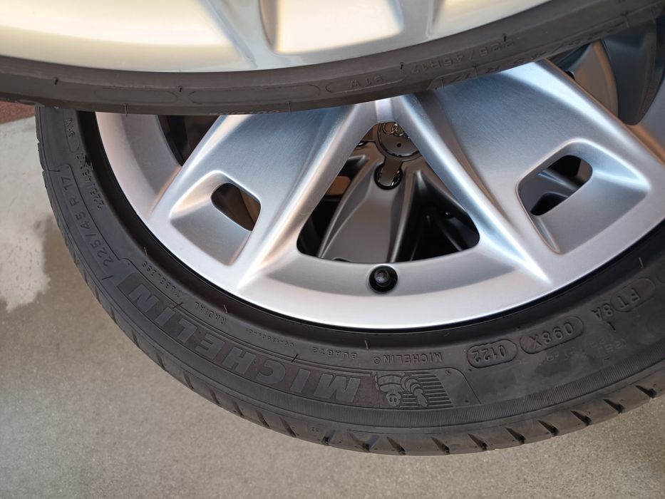 Jante R17/ 225/45/17 / 5x112 / Audi /Vw/Skoda/Mercedes 
Marime 225/45/