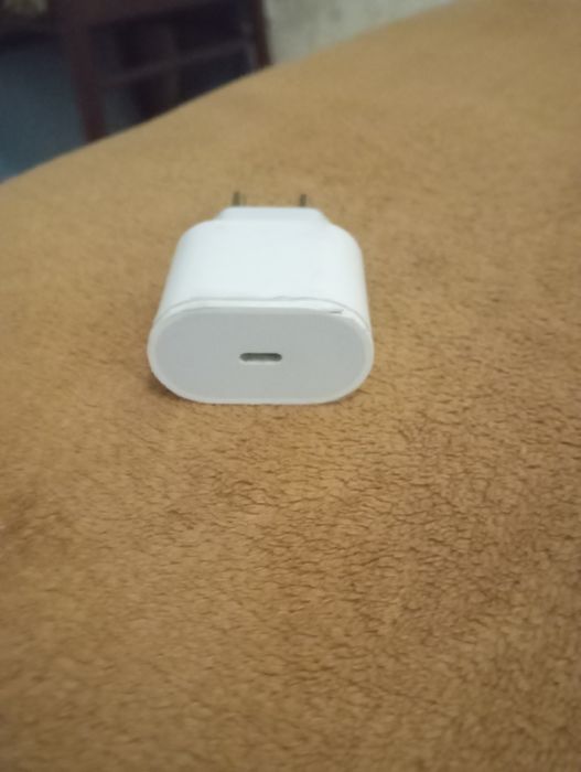 Продам зарядное устройство