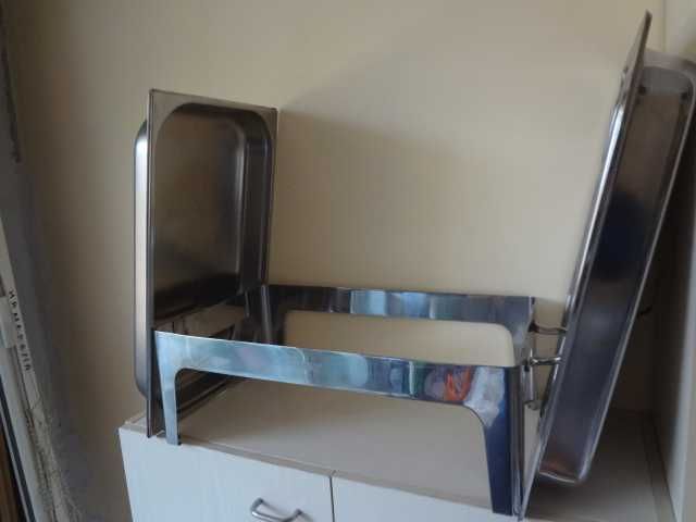 Голяма иноксова тава с капак и стойка