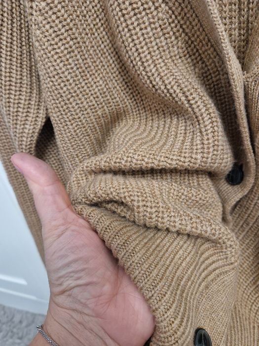 Cardigan Repeat 100% merinos super fin, impecabil
Mar 40
U: 32
B: 48
L