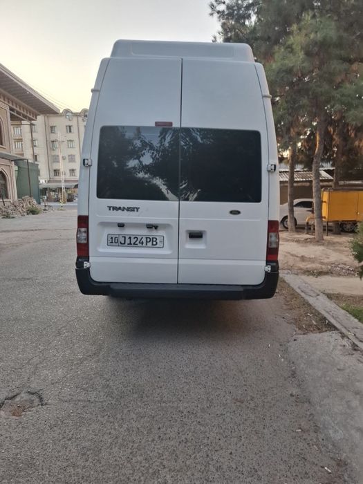 Ford Transit sotiladi.